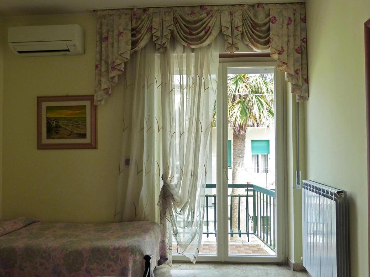 Le Mimose Bed & Breakfast Pescara Bagian luar foto